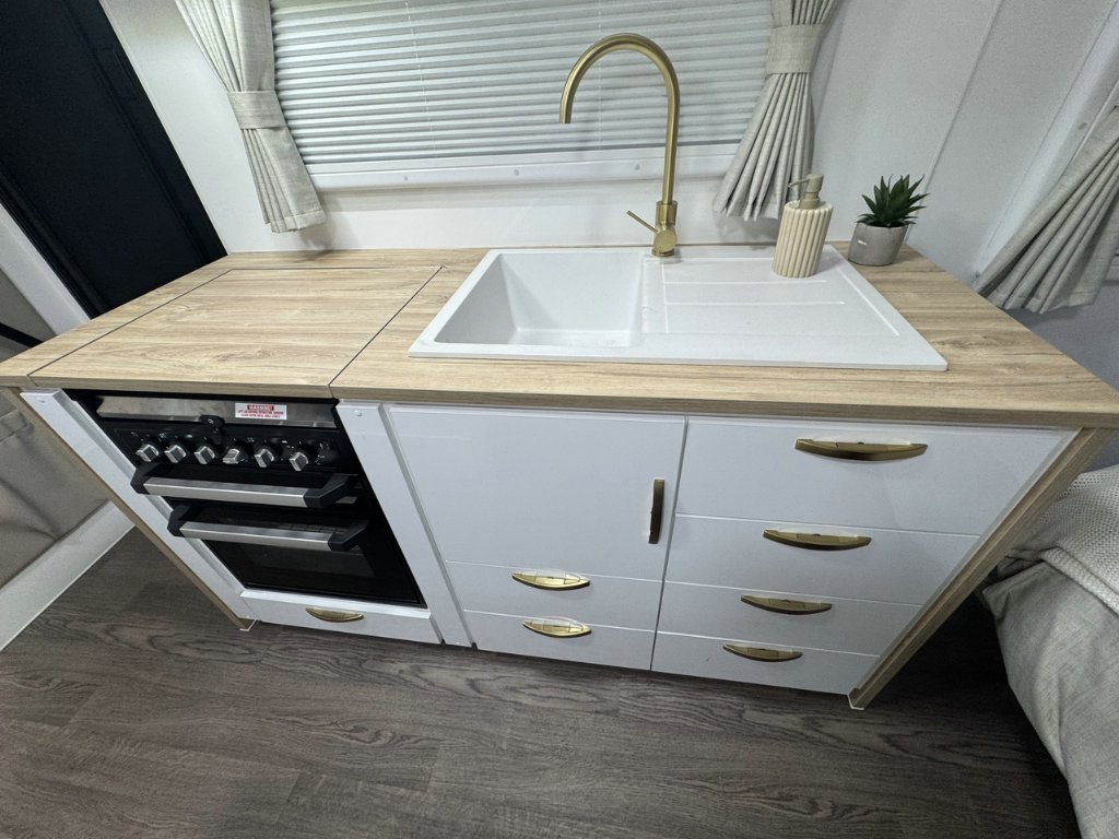 NEW 2025 SUPREME TERRITORY CARAVAN 1 AXLE