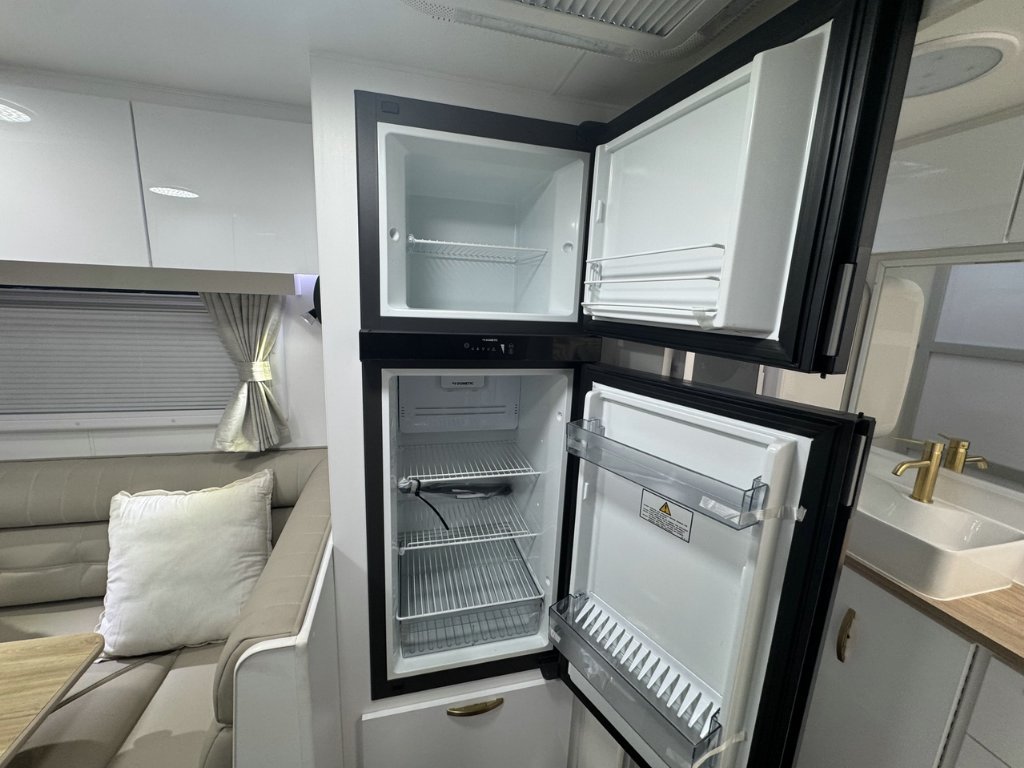 NEW 2025 SUPREME TERRITORY CARAVAN 1 AXLE