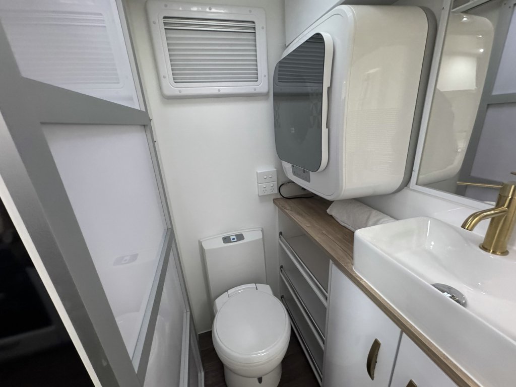 NEW 2025 SUPREME TERRITORY CARAVAN 1 AXLE