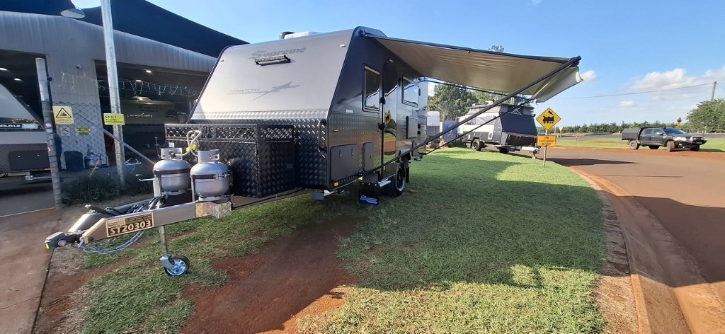 NEW 2025 SUPREME TERRITORY HYBRID CARAVAN 1 AXLE