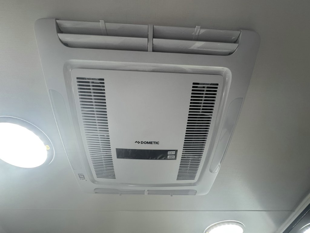 NEW 2025 SUPREME TERRITORY HYBRID CARAVAN 1 AXLE