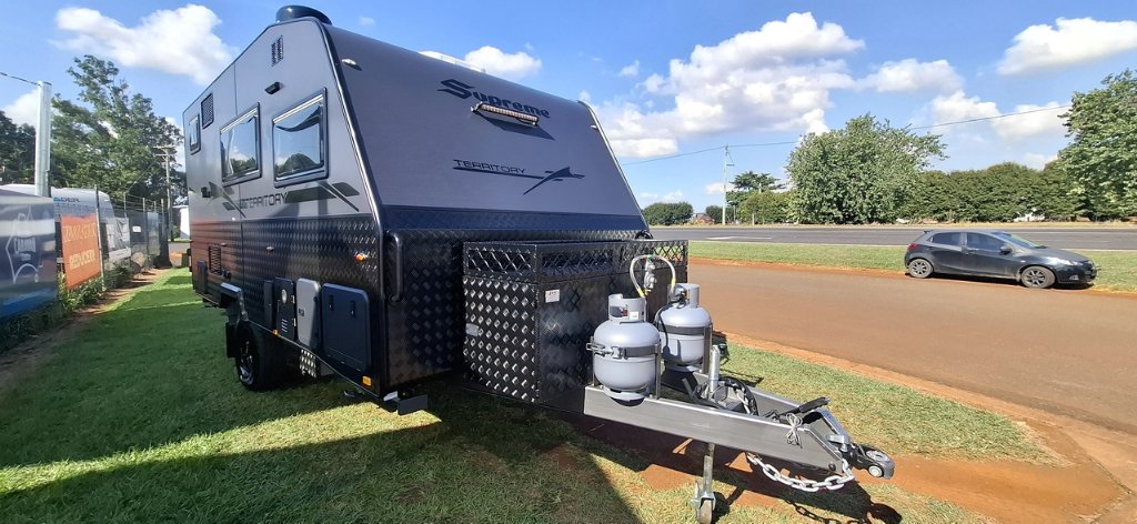 NEW 2025 SUPREME TERRITORY HYBRID CARAVAN 1 AXLE