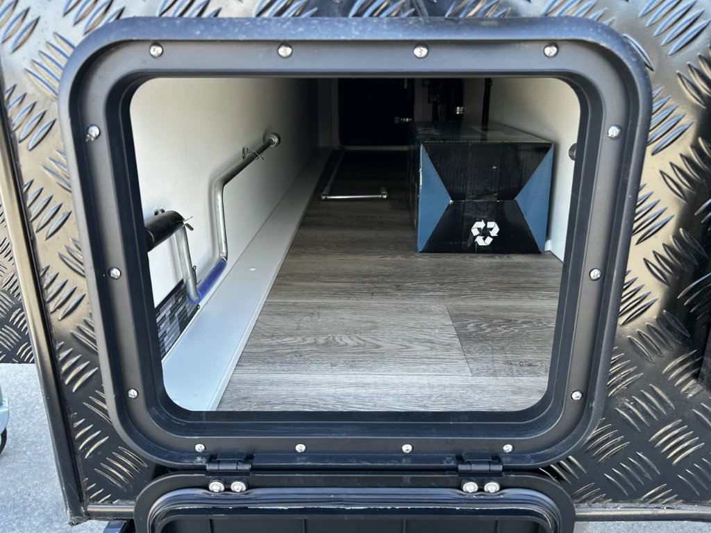 USED 2025 SUPREME SPIRIT OFFICE CARAVAN 2 AXLE