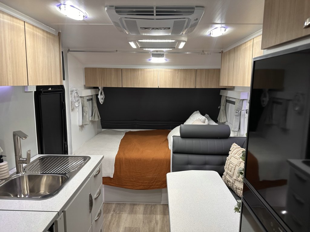 NEW 2025 LEADER CARAVANS XPEDITION CARAVAN 2 AXLE