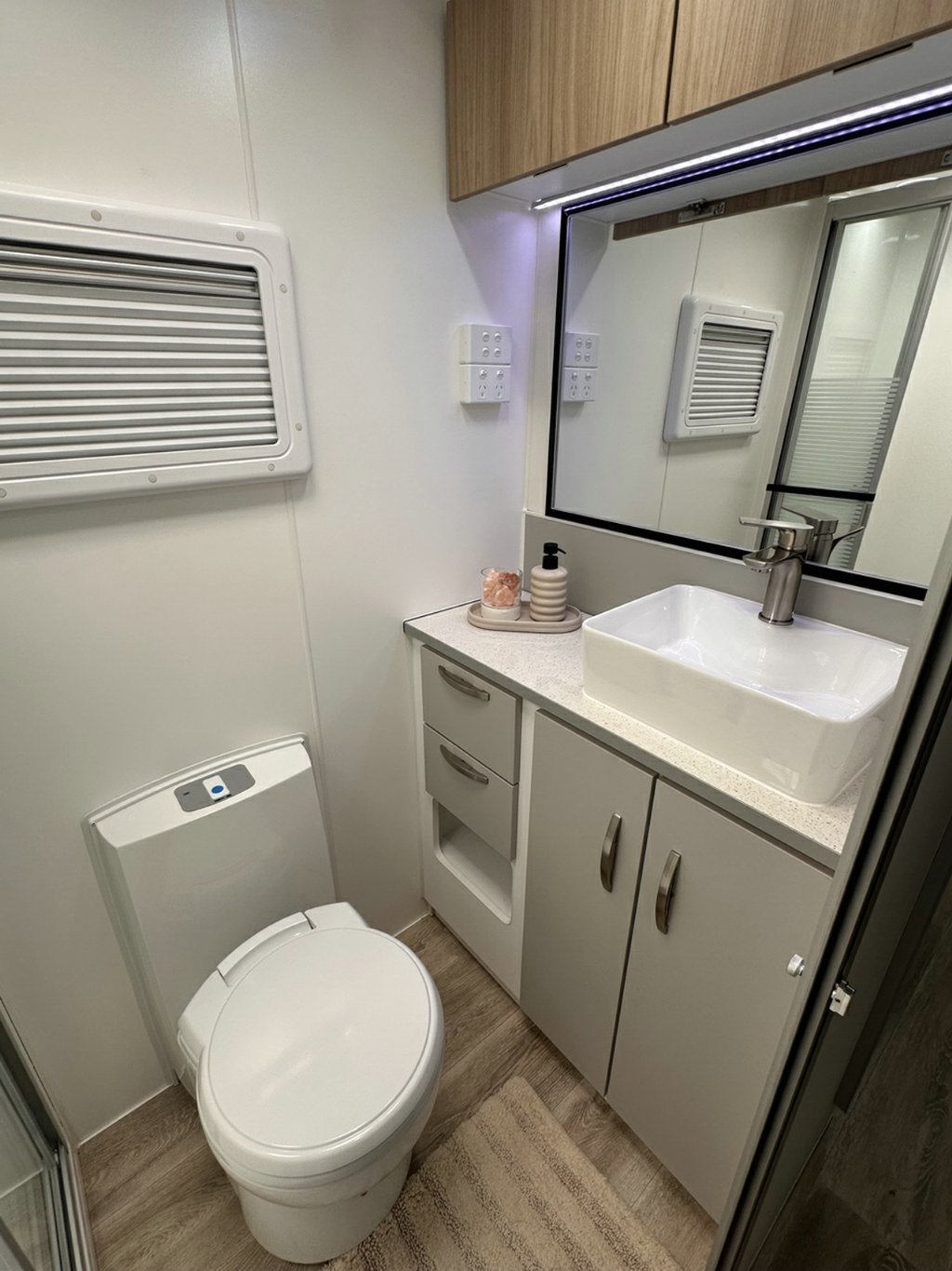 NEW 2025 LEADER CARAVANS XPEDITION CARAVAN 2 AXLE