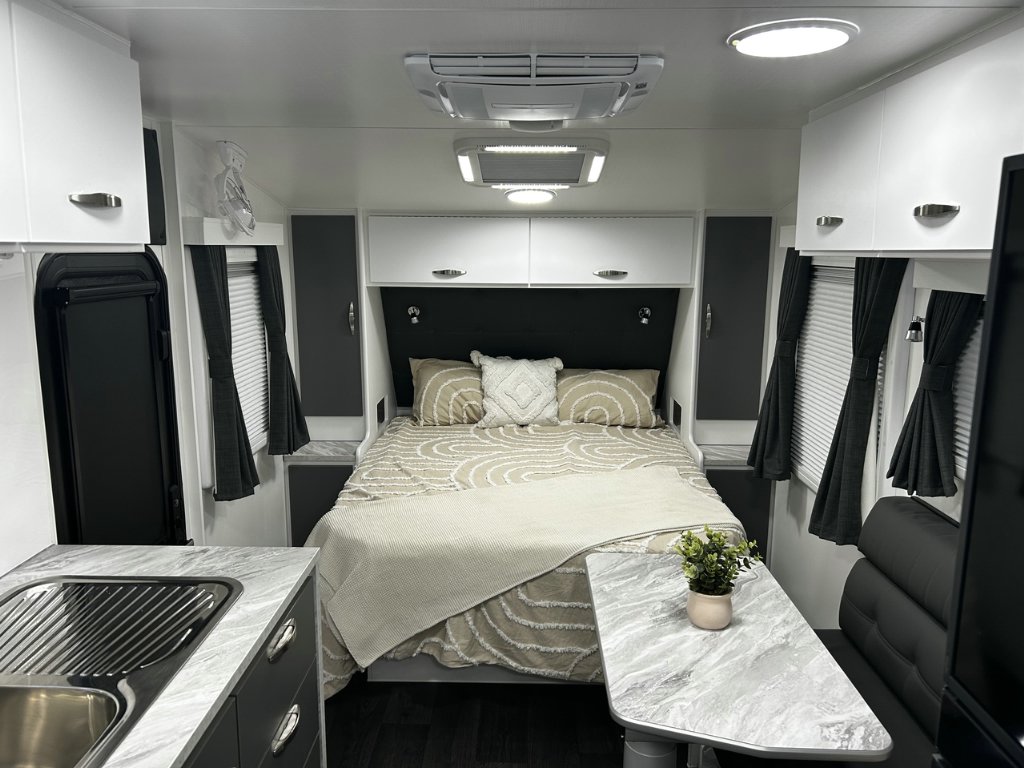 NEW 2025 SUPREME TERRITORY CARAVAN 1 AXLE