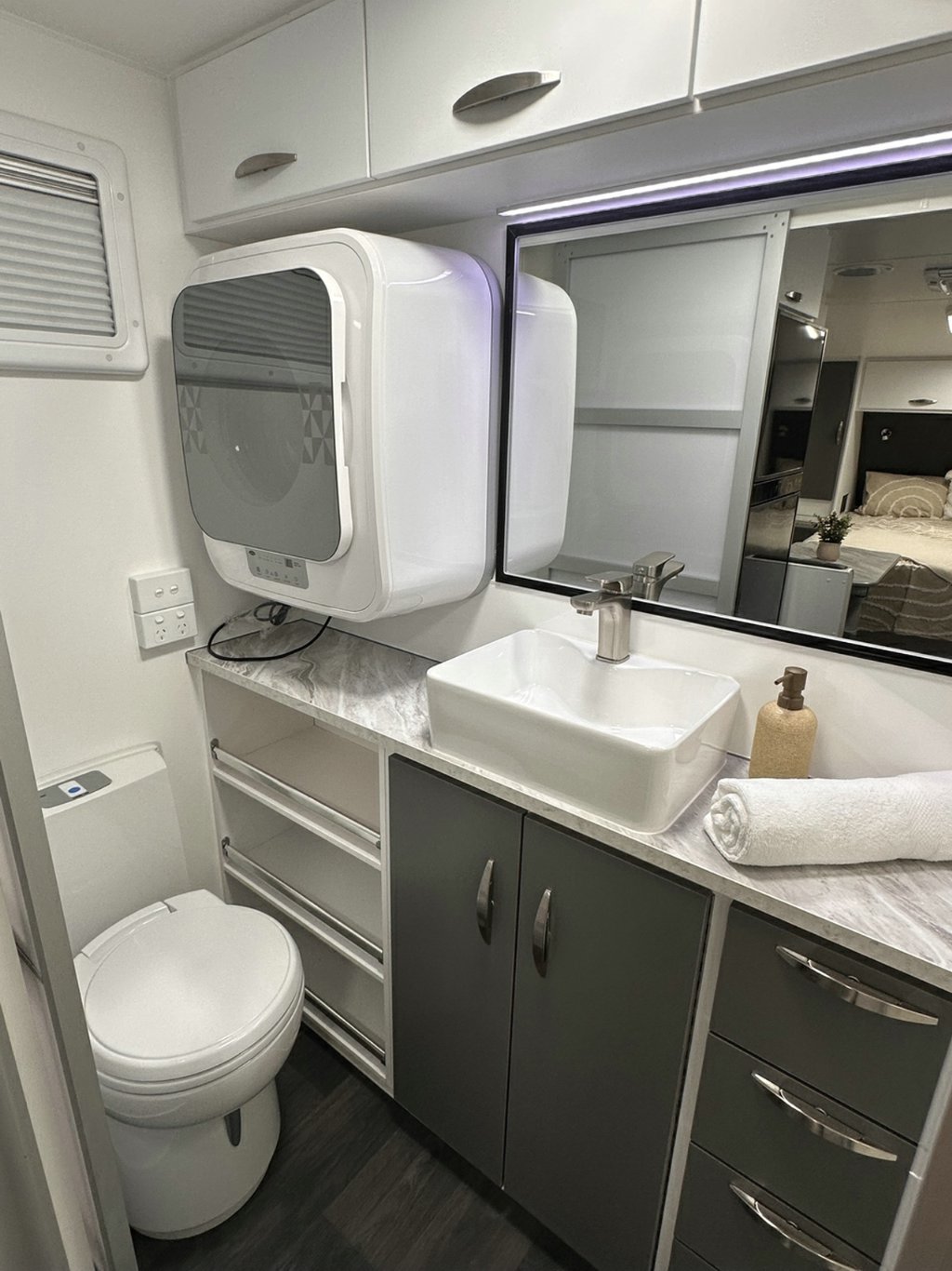 NEW 2025 SUPREME TERRITORY CARAVAN 1 AXLE