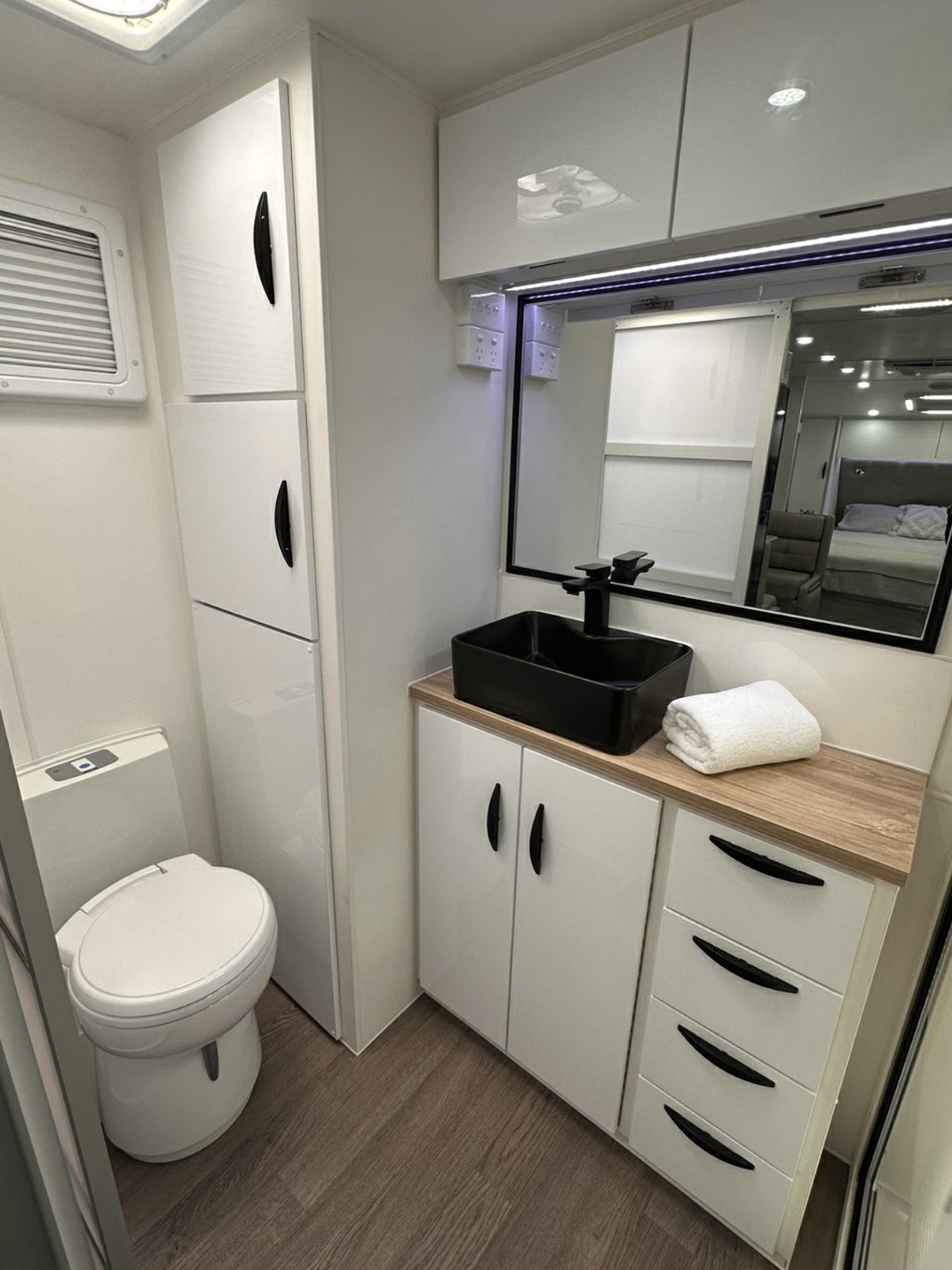 NEW 2025 SUPREME SPIRIT CARAVAN 2 AXLE