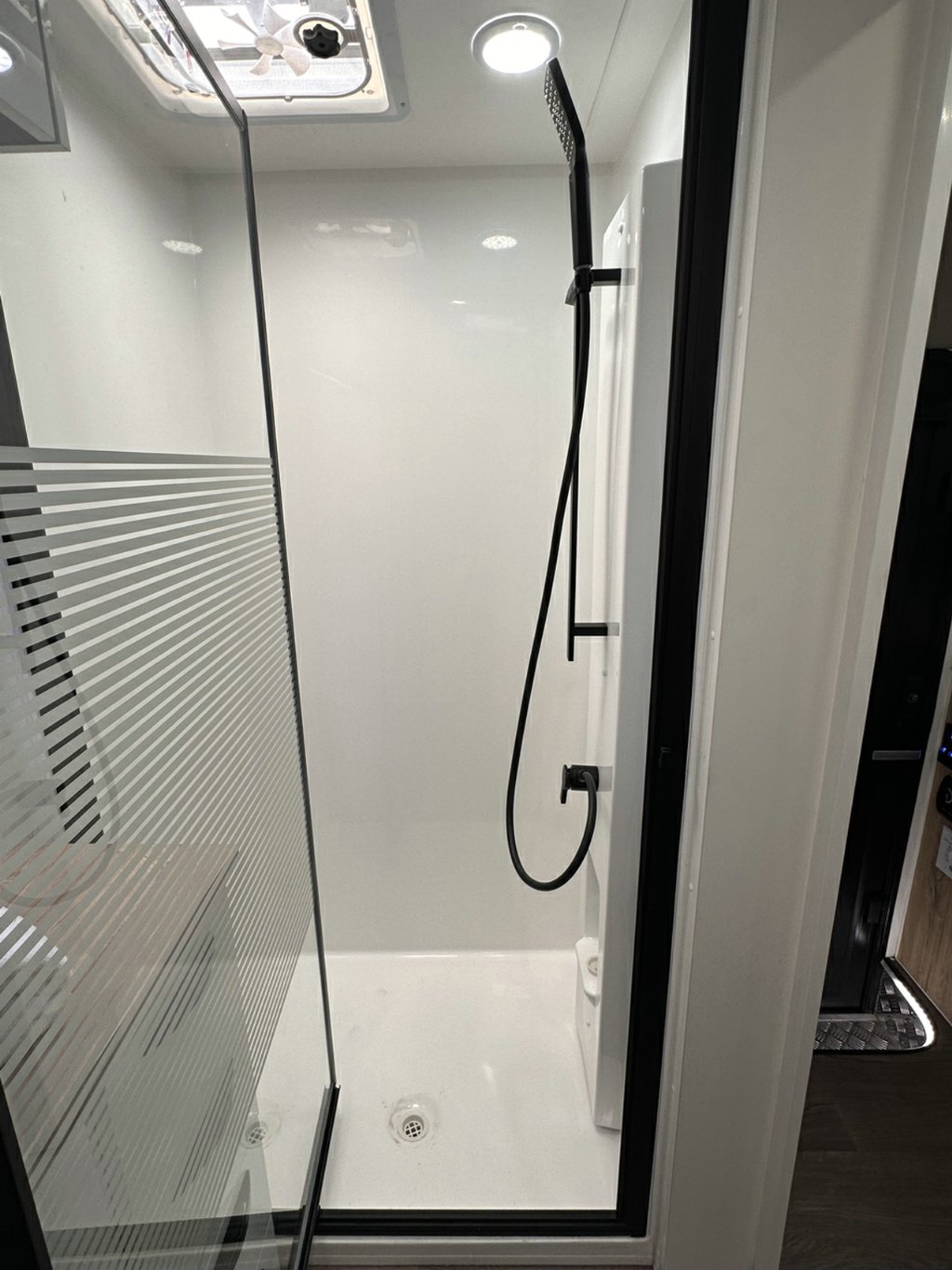 NEW 2025 SUPREME SPIRIT CARAVAN 2 AXLE