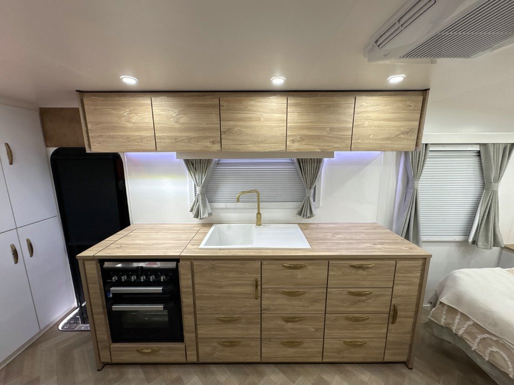 NEW 2025 SUPREME SPIRIT CARAVAN 2 AXLE