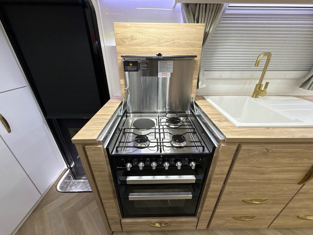 NEW 2025 SUPREME SPIRIT CARAVAN 2 AXLE