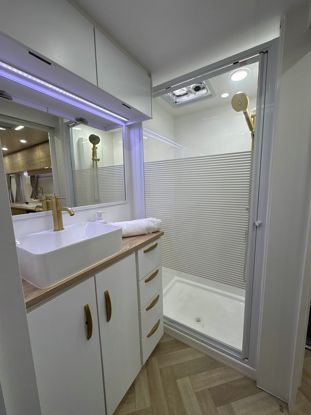 NEW 2025 SUPREME SPIRIT CARAVAN 2 AXLE