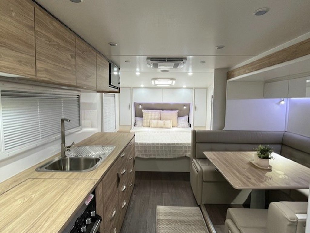 NEW 2025 SUPREME SPIRIT CARAVAN 2 AXLE