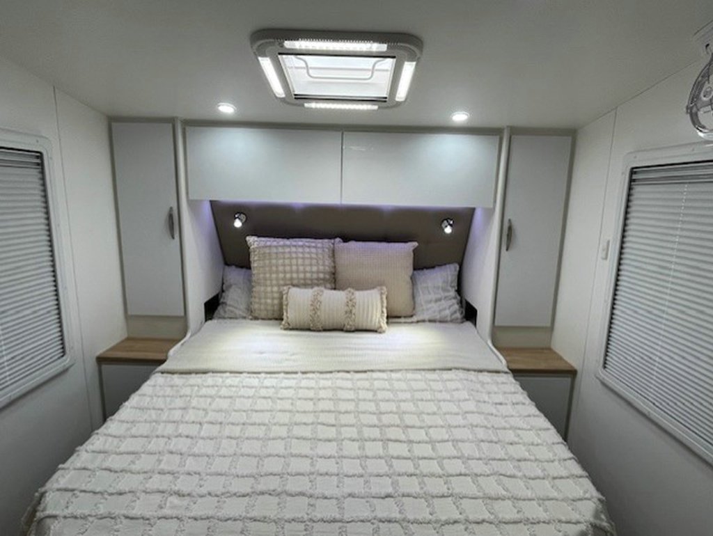 NEW 2025 SUPREME SPIRIT CARAVAN 2 AXLE