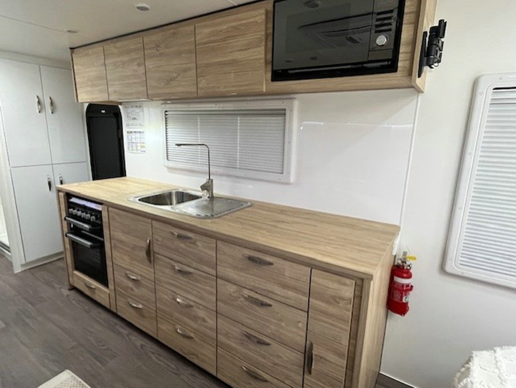 NEW 2025 SUPREME SPIRIT CARAVAN 2 AXLE