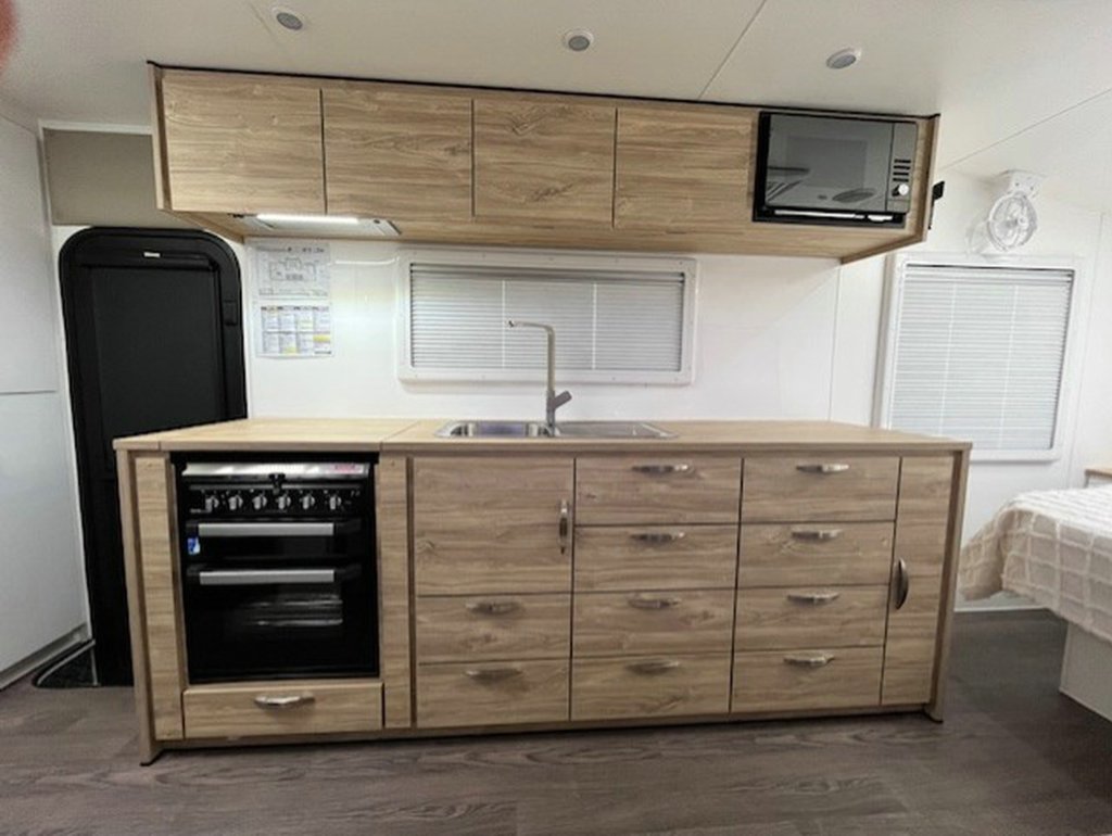 NEW 2025 SUPREME SPIRIT CARAVAN 2 AXLE