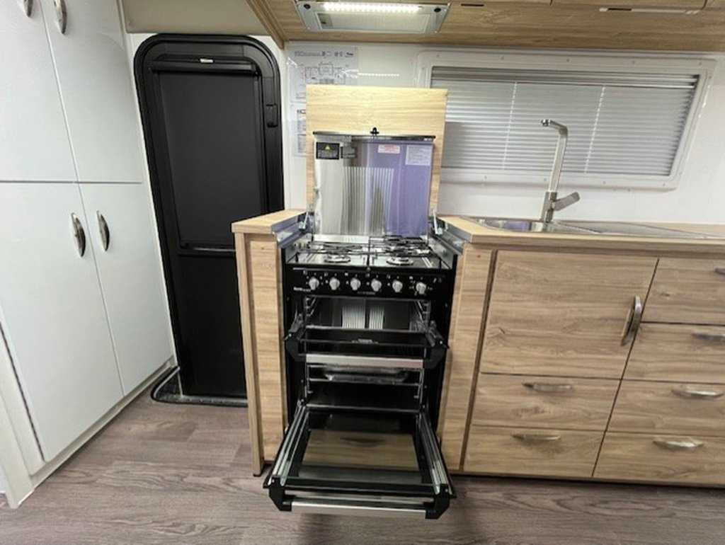 NEW 2025 SUPREME SPIRIT CARAVAN 2 AXLE