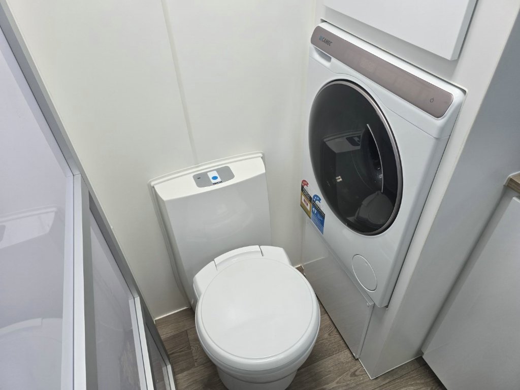 NEW 2025 SUPREME EXECUTIVE CARAVAN 2 AXLE