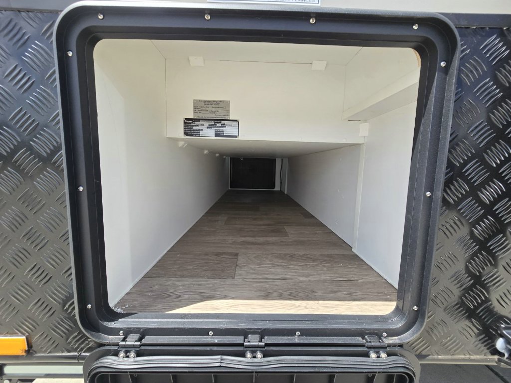 NEW 2025 SUPREME EXECUTIVE CARAVAN 2 AXLE