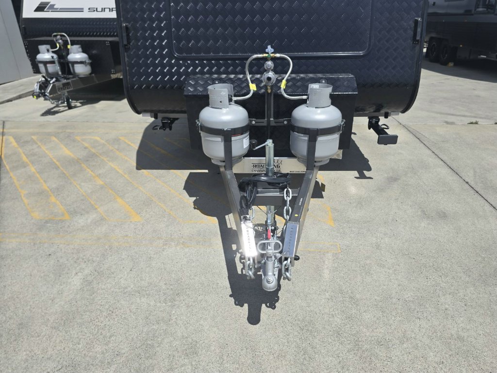 NEW 2025 SUPREME EXECUTIVE CARAVAN 2 AXLE