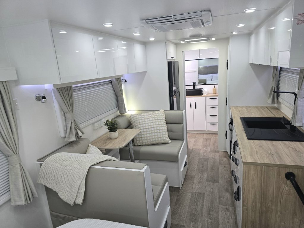 NEW 2025 SUPREME EXECUTIVE CARAVAN 2 AXLE