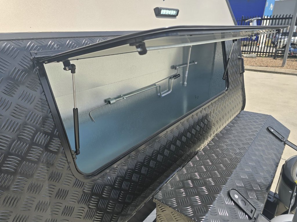 NEW 2025 SUPREME EXECUTIVE CARAVAN 2 AXLE