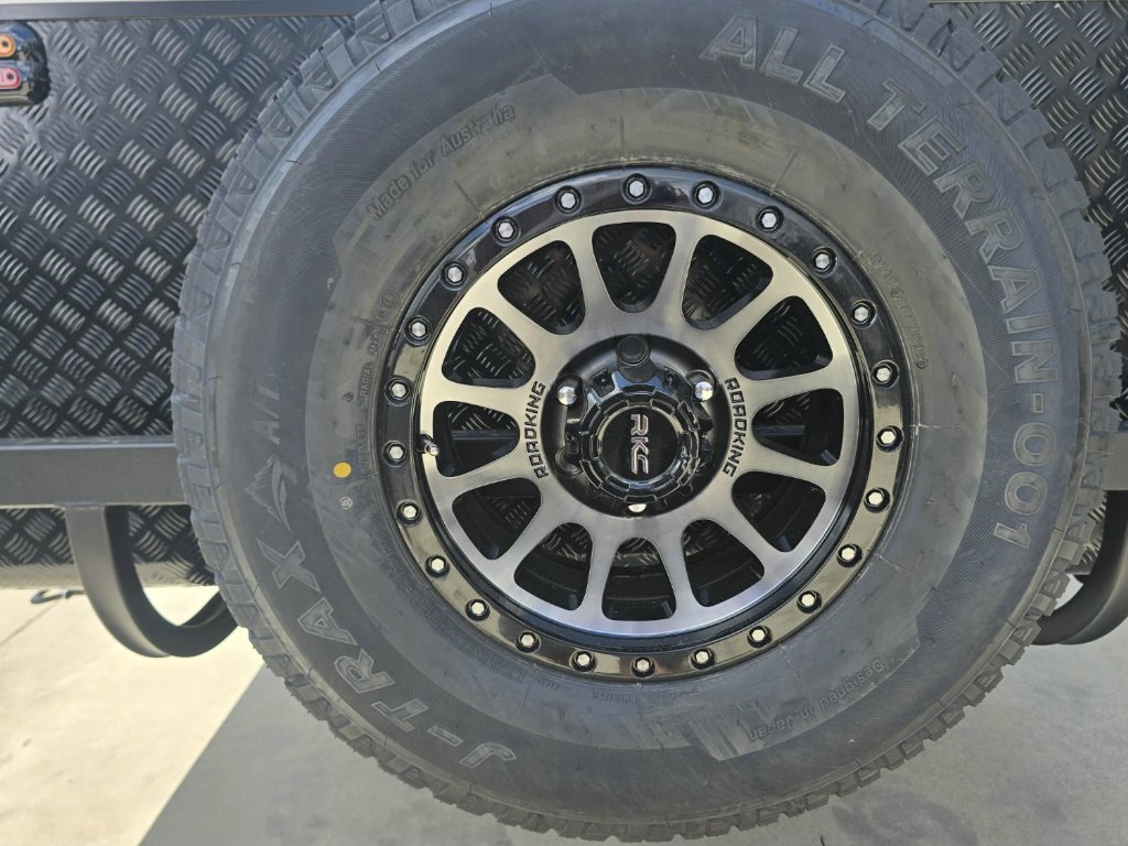 NEW 2025 SUPREME EXECUTIVE CARAVAN 2 AXLE