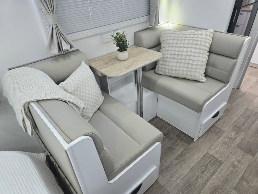 NEW 2025 SUPREME EXECUTIVE CARAVAN 2 AXLE