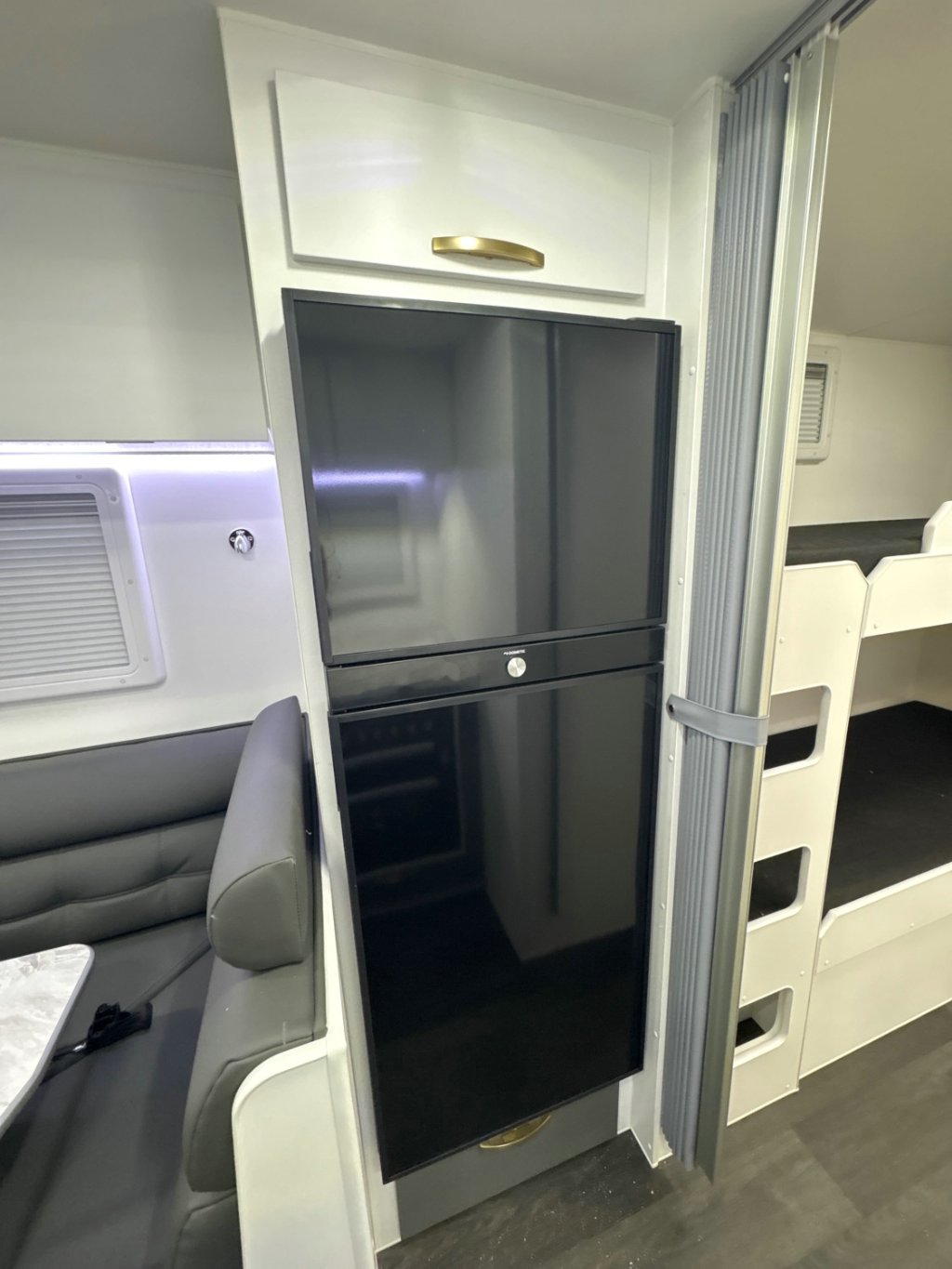 NEW 2025 LEADER CARAVANS GOLD LE CARAVAN 2 AXLE