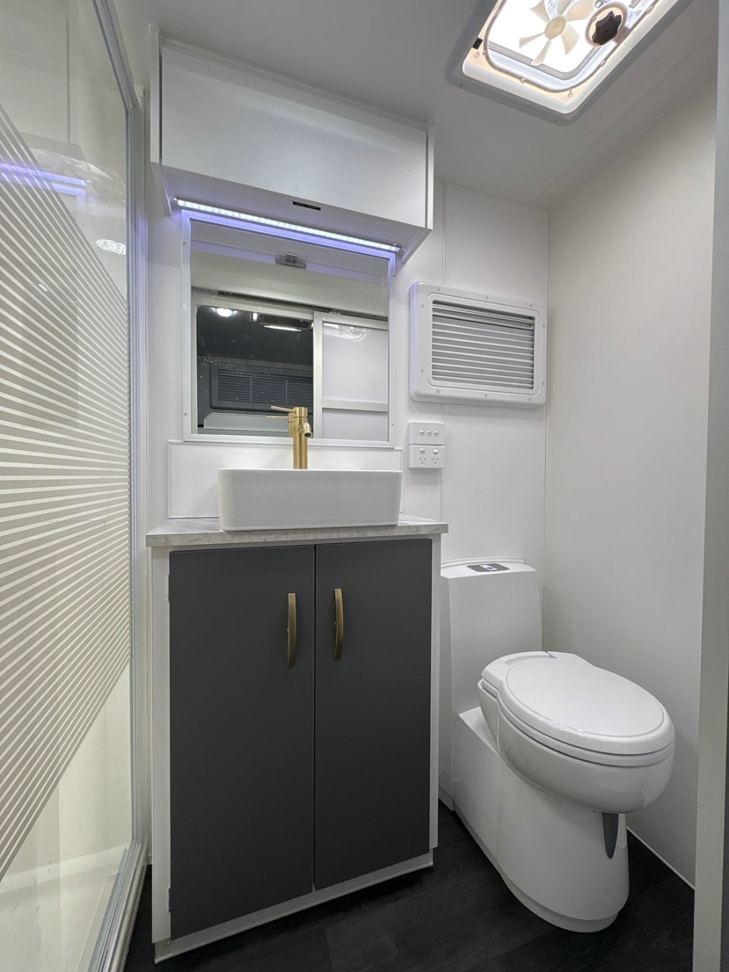 NEW 2025 LEADER CARAVANS GOLD LE CARAVAN 2 AXLE