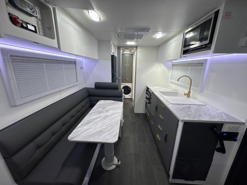 NEW 2025 LEADER CARAVANS GOLD LE CARAVAN 2 AXLE