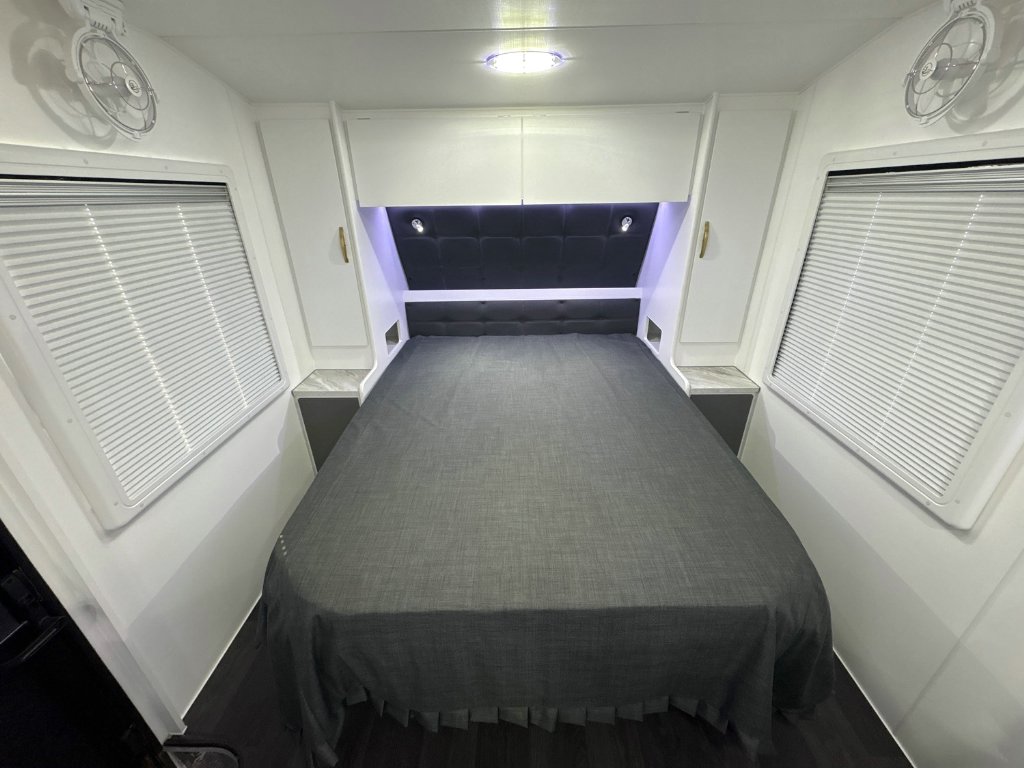 NEW 2025 LEADER CARAVANS GOLD LE CARAVAN 2 AXLE