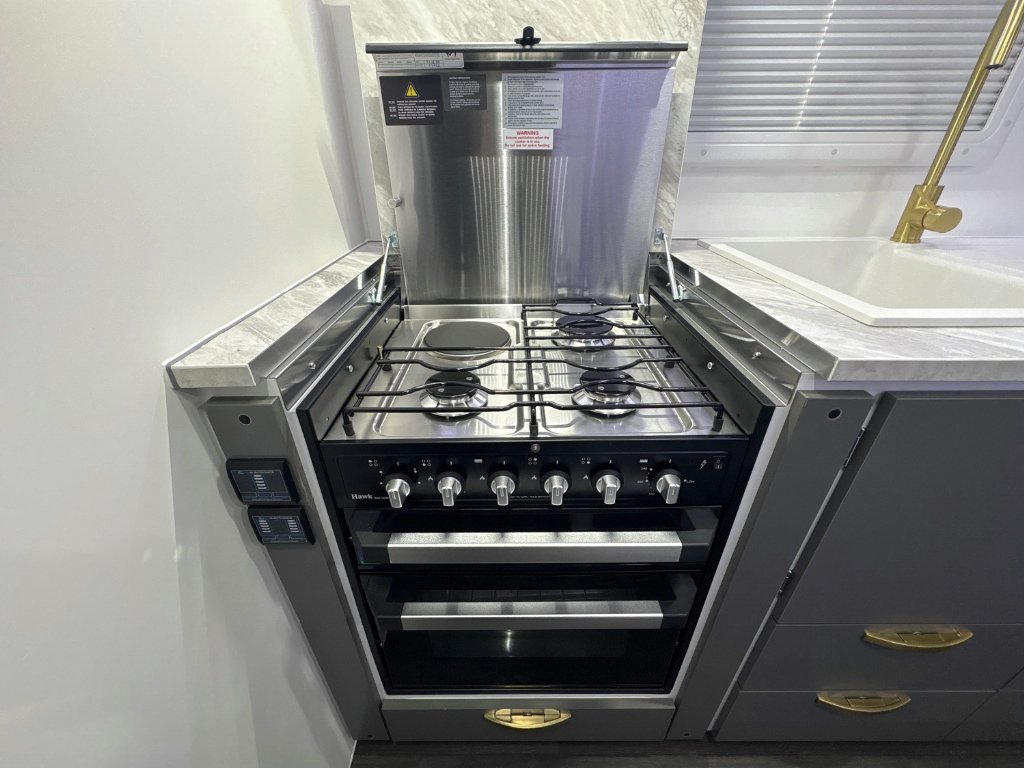 NEW 2025 LEADER CARAVANS GOLD LE CARAVAN 2 AXLE