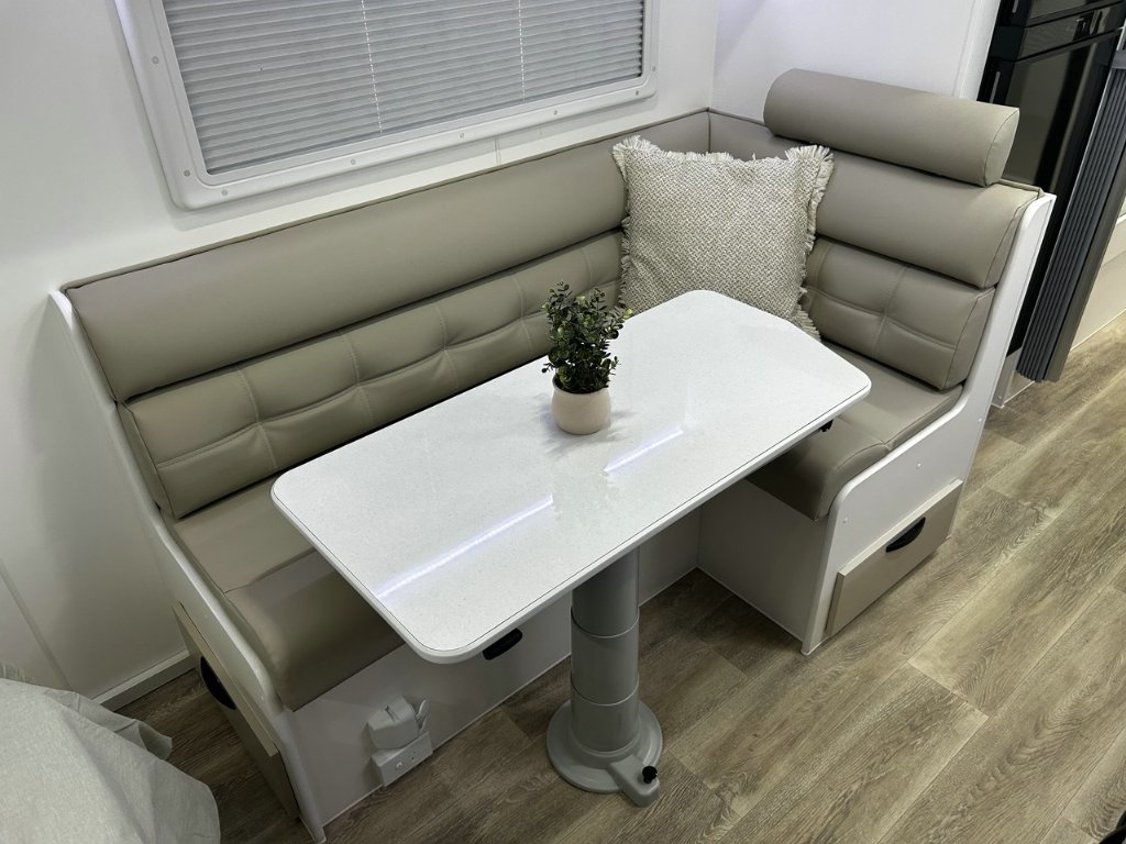 NEW 2025 LEADER CARAVANS GOLD LE CARAVAN 2 AXLE