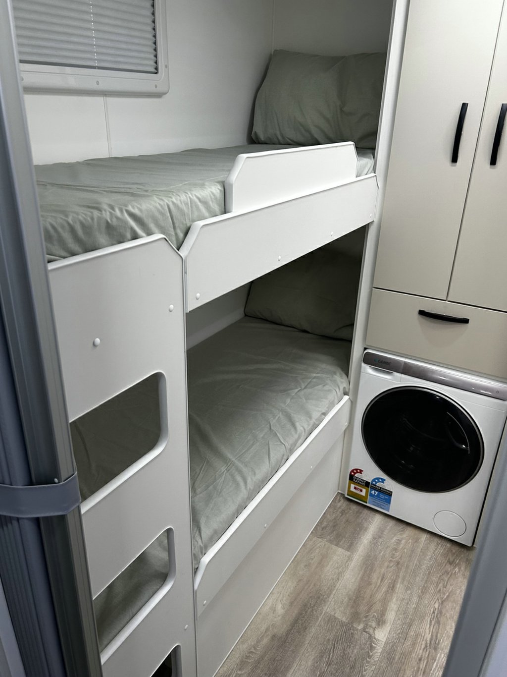 NEW 2025 LEADER CARAVANS GOLD LE CARAVAN 2 AXLE