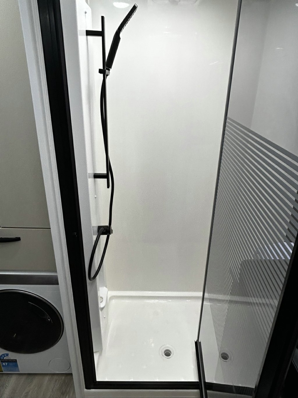 NEW 2025 LEADER CARAVANS GOLD LE CARAVAN 2 AXLE