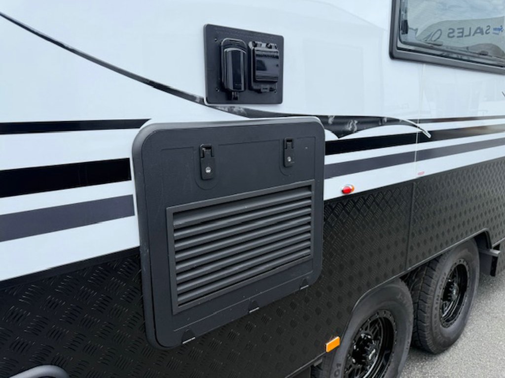 NEW 2025 SUPREME CLASSIC TOURER CARAVAN 2 AXLE