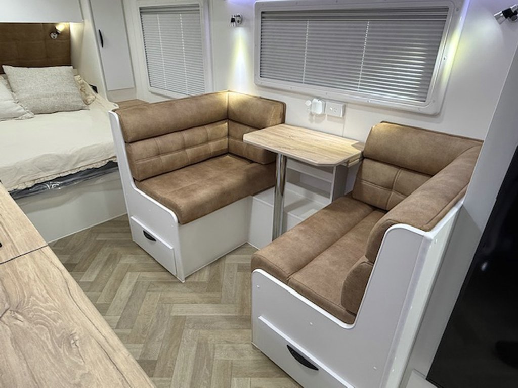 NEW 2025 SUPREME CLASSIC TOURER CARAVAN 2 AXLE