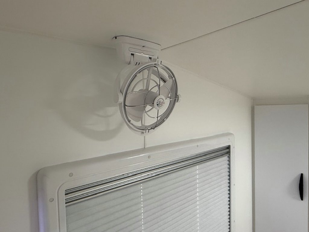 NEW 2025 SUPREME CLASSIC TOURER CARAVAN 2 AXLE