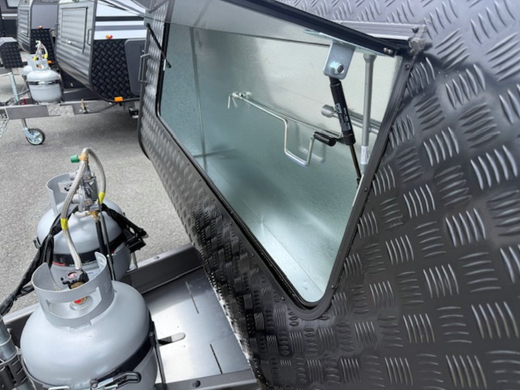 NEW 2025 SUPREME CLASSIC TOURER CARAVAN 2 AXLE