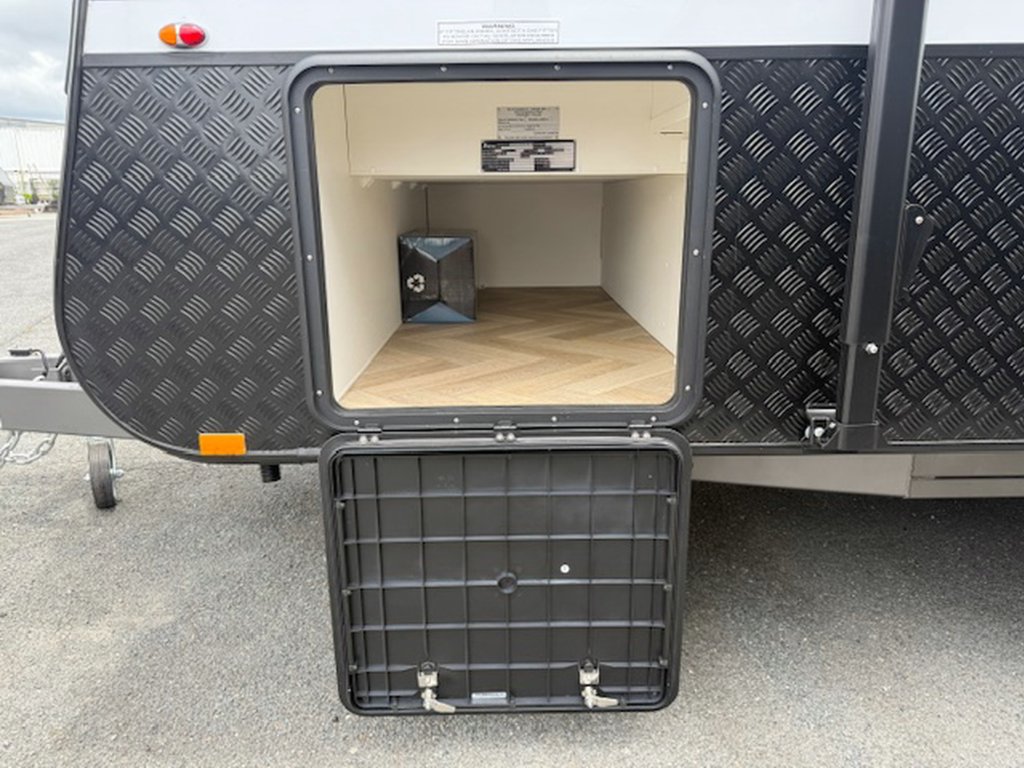 NEW 2025 SUPREME CLASSIC TOURER CARAVAN 2 AXLE