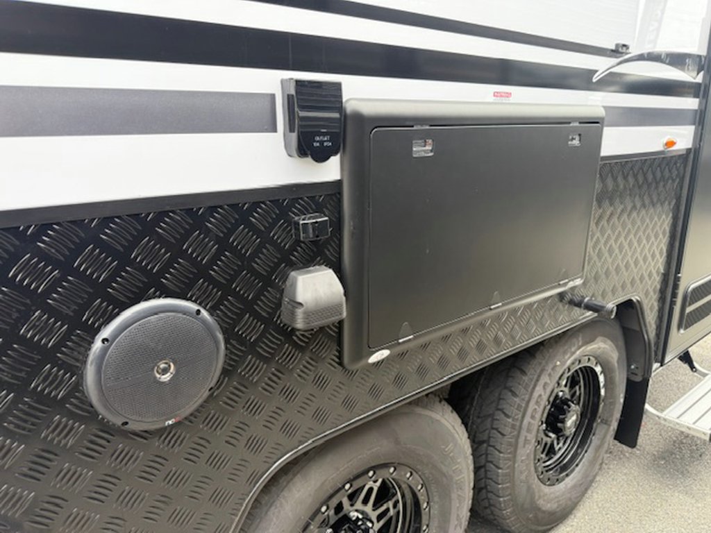 NEW 2025 SUPREME CLASSIC TOURER CARAVAN 2 AXLE