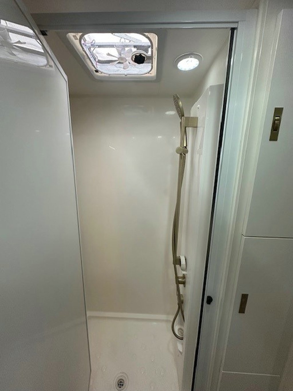 USED 2024 SUPREME TERRITORY X CARAVAN 2 AXLE