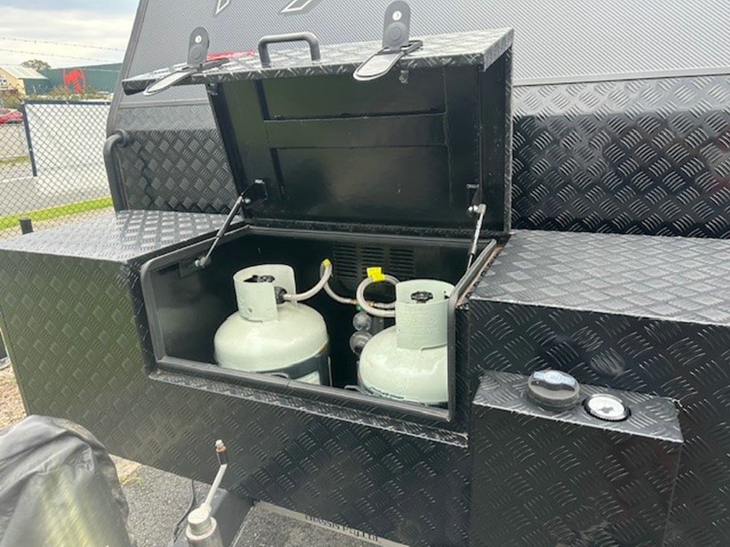 USED 2024 SUPREME TERRITORY X CARAVAN 2 AXLE