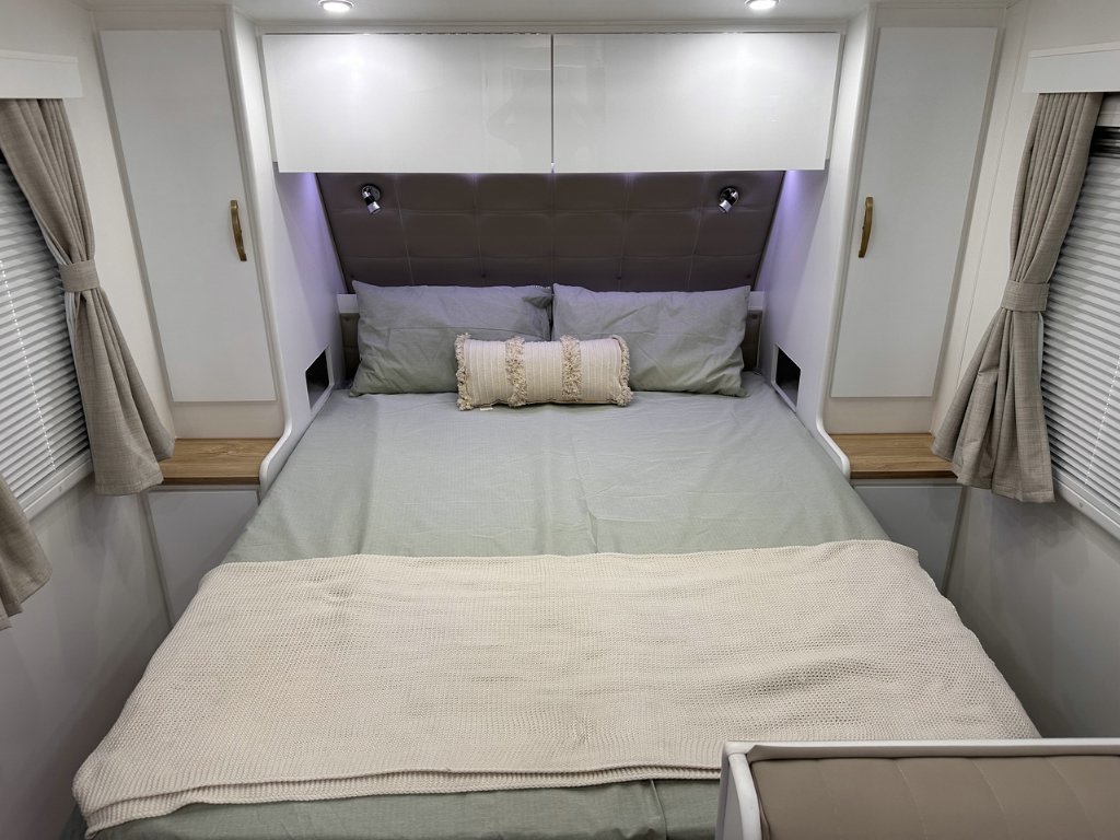 NEW 2026 SUPREME EXECUTIVE CARAVAN 2 AXLE