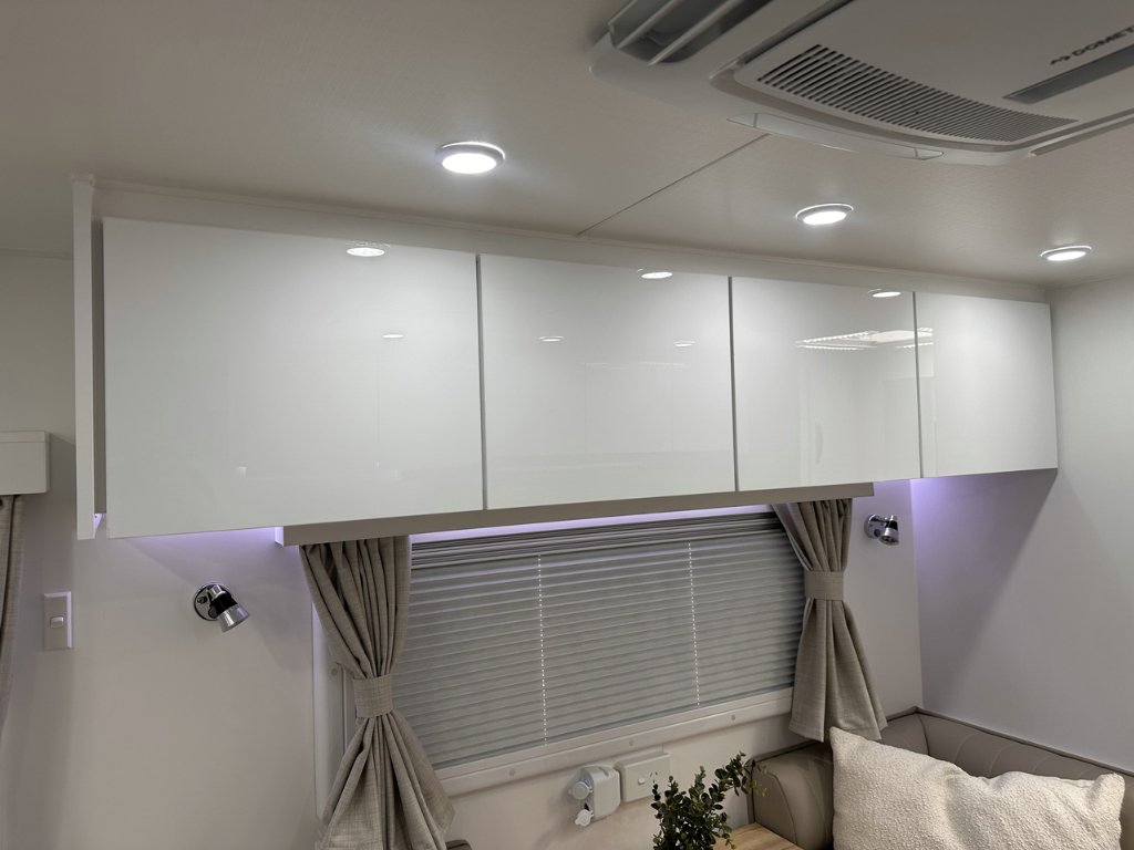 NEW 2026 SUPREME EXECUTIVE CARAVAN 2 AXLE