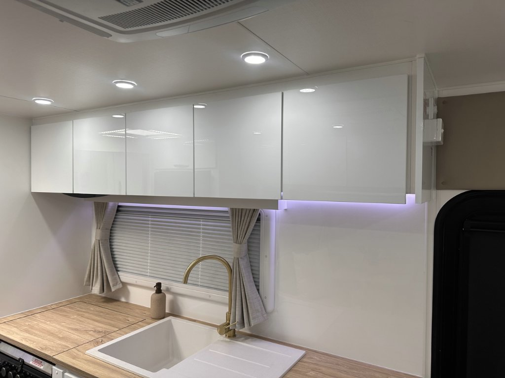 NEW 2026 SUPREME EXECUTIVE CARAVAN 2 AXLE