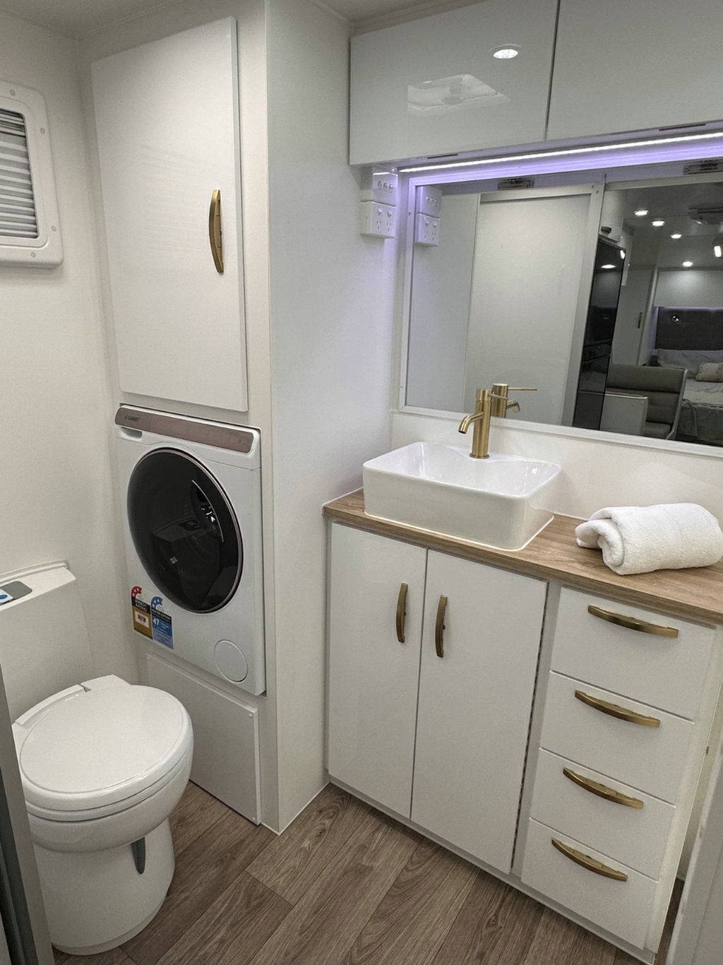 NEW 2026 SUPREME EXECUTIVE CARAVAN 2 AXLE