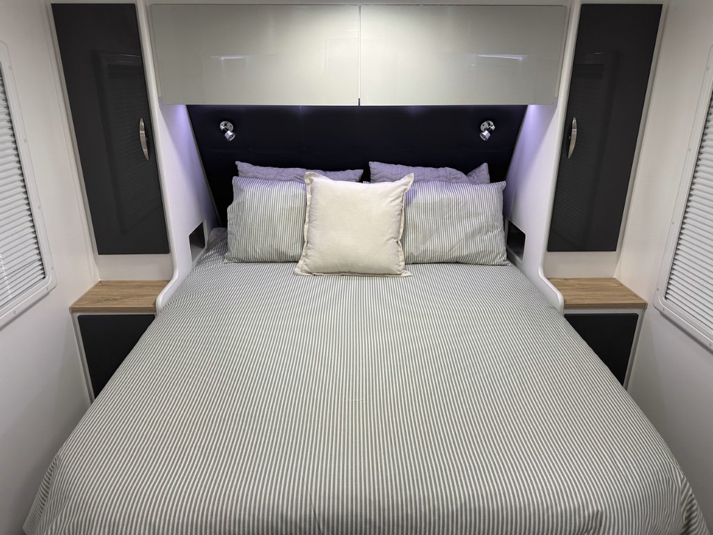 NEW 2026 SUPREME CLASSIC TOURER CARAVAN 1 AXLE