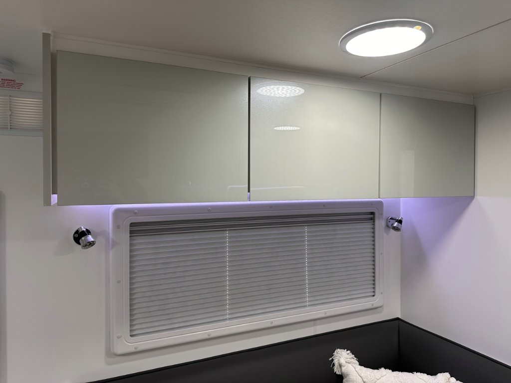 NEW 2026 SUPREME CLASSIC TOURER CARAVAN 1 AXLE